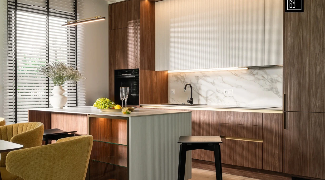 Drewniana kuchnia z aneksem w Odea Park, Gdańsk