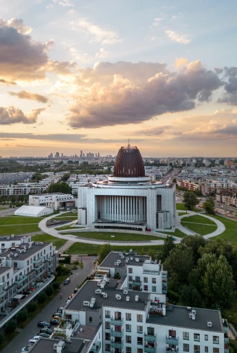 Świątynia Opatrzności Bożej w pobliżu inwestycji Rezydencja Prima Wilanów, Warszawa.
